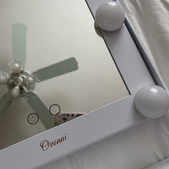 Small light mirror - Picture 3 of 7